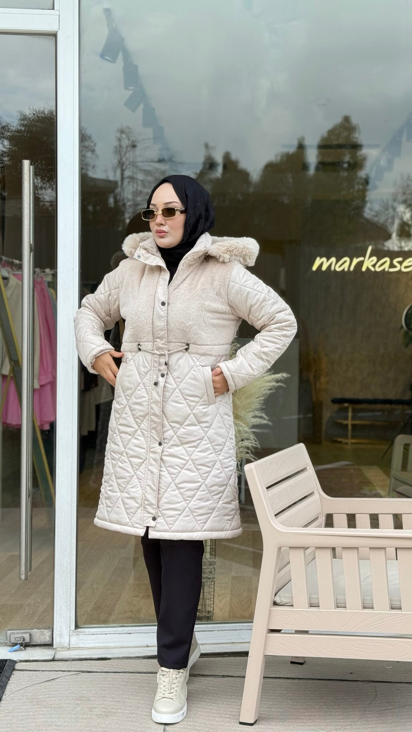 Önü Kürklü Taş Renk Mont
