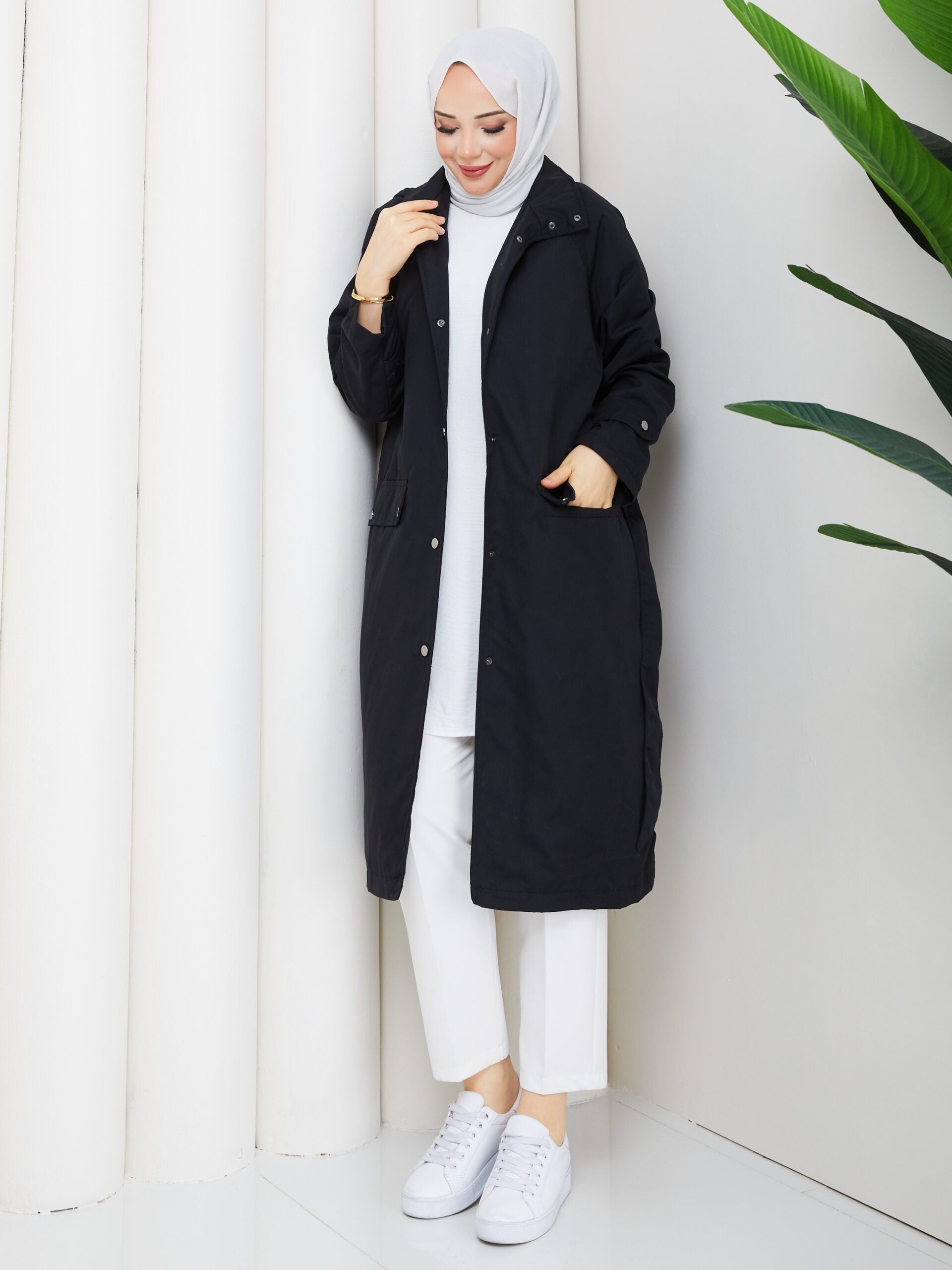 Siyah Çıtçıtlı Trenç